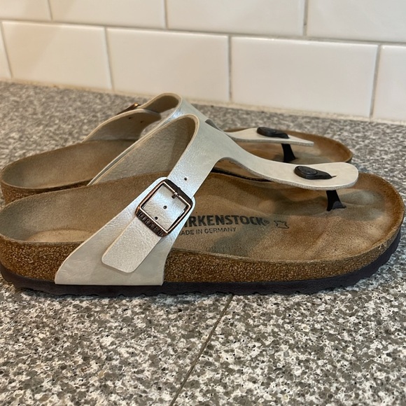 Birkenstock Giza Thong Cream Opalescent Tan Sandals - Picture 2 of 5
